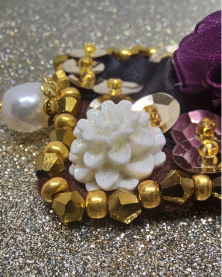 Šité dizajnové náušnice "Slnečná bohyňa"